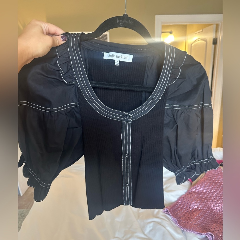 Sofia The Label Black Luff Sleeve Cropped Top